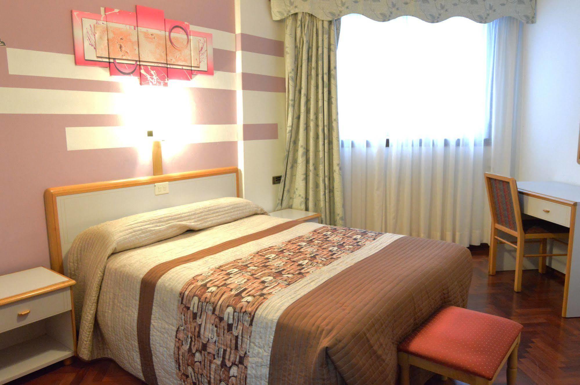 Hotel Cristal 1 A Coruna Luaran gambar